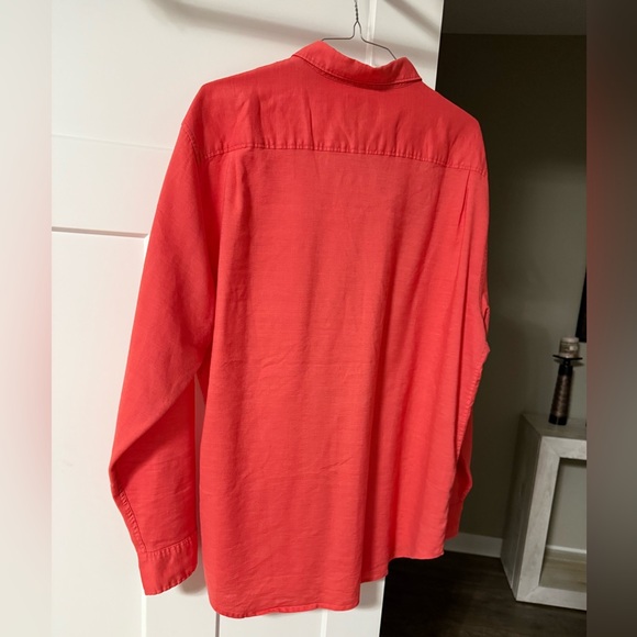 Men's Tommy Bahama Linen Orange Button-Up Shirt
Like new barely worn - Picture 2 of 3